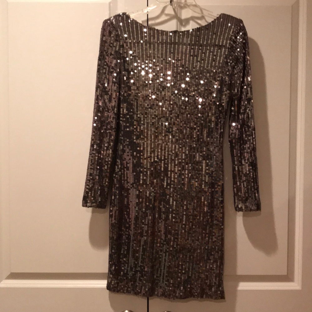Aryn K Sequin dress long sleeve V-back size Small